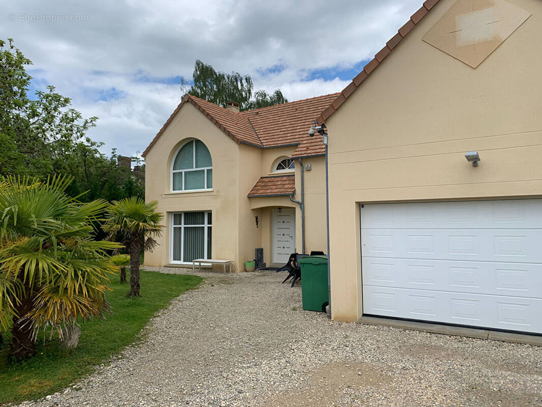 Maison à LE PERRAY-EN-YVELINES