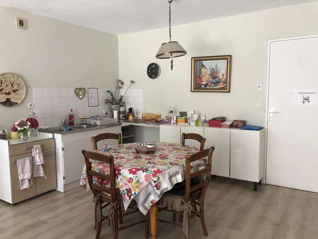 Appartement à THORIGNY-SUR-OREUSE