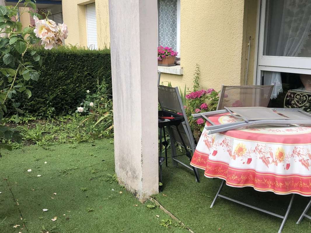 Appartement à THORIGNY-SUR-OREUSE