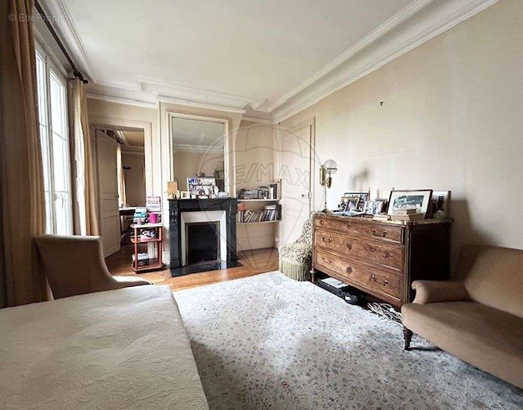 Appartement à PARIS-15E