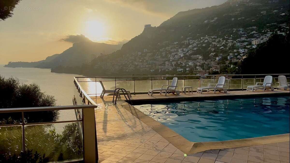 Appartement à ROQUEBRUNE-CAP-MARTIN