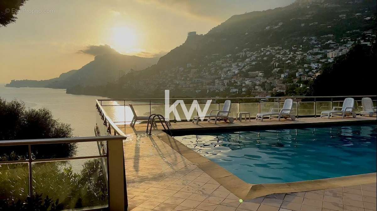 Appartement à ROQUEBRUNE-CAP-MARTIN