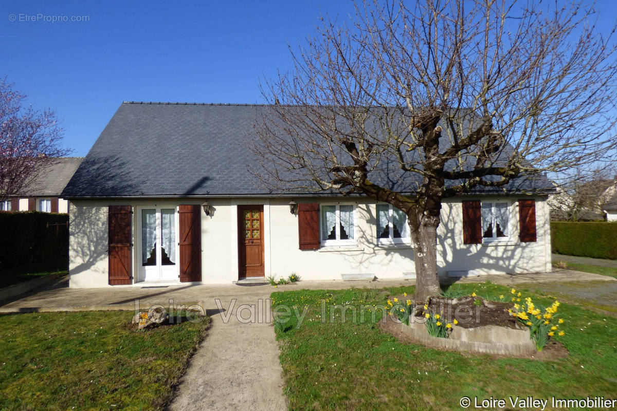 Maison à SAINT-REMY-LA-VARENNE