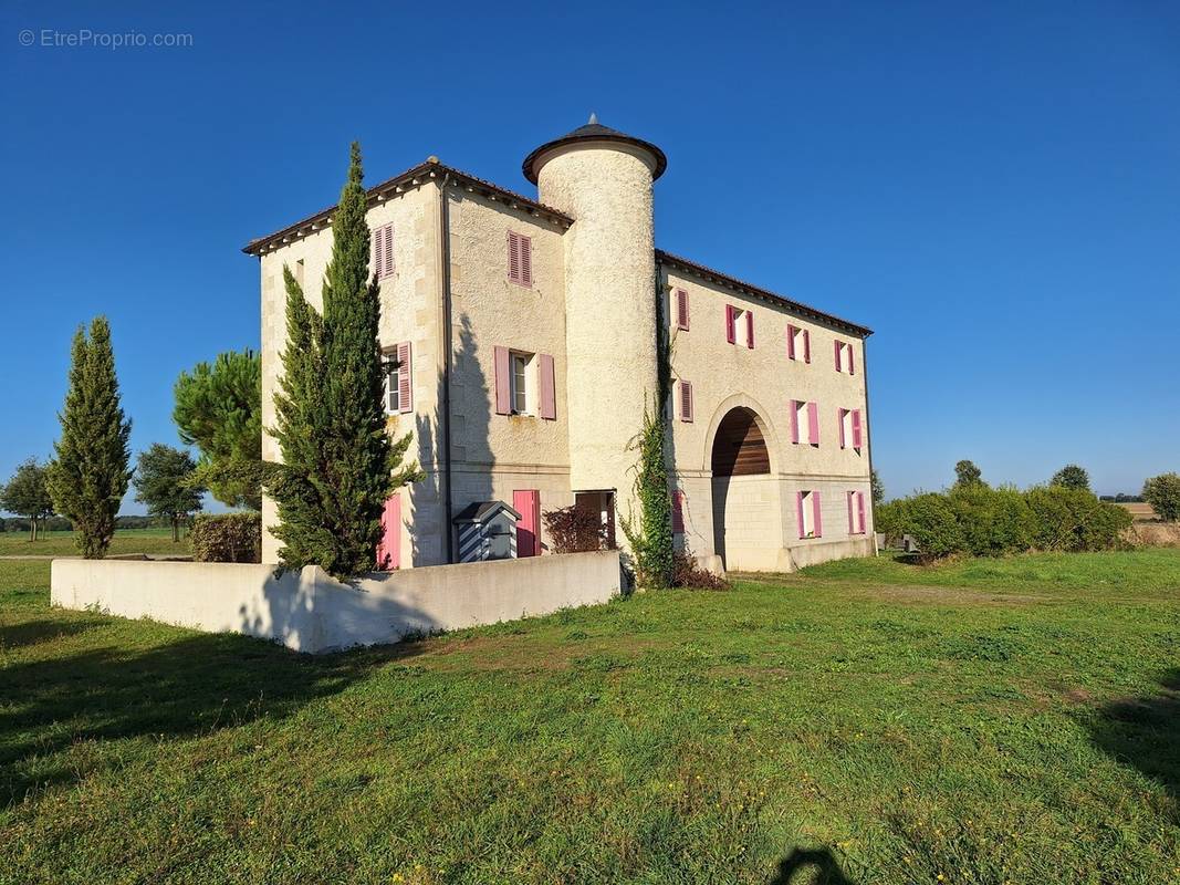 Appartement à COURCON