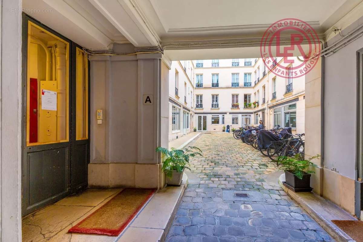 Appartement à PARIS-10E