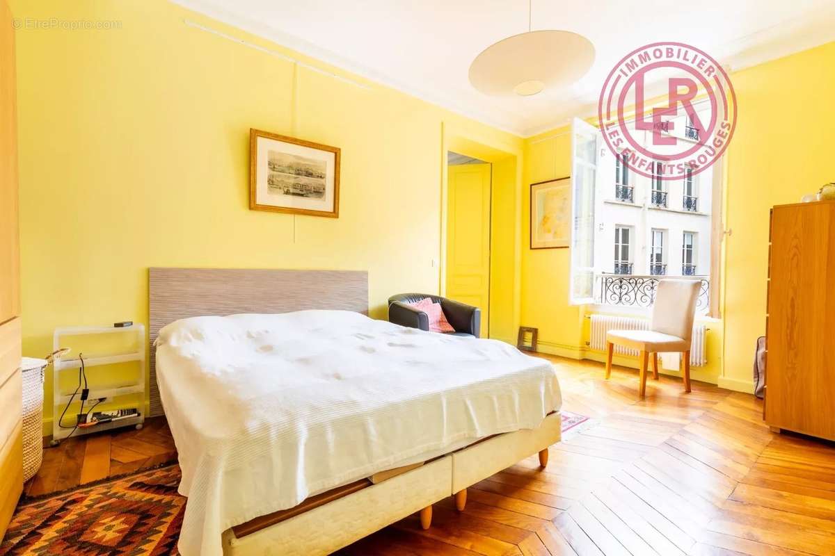 Appartement à PARIS-10E