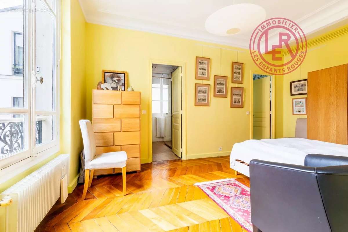 Appartement à PARIS-10E