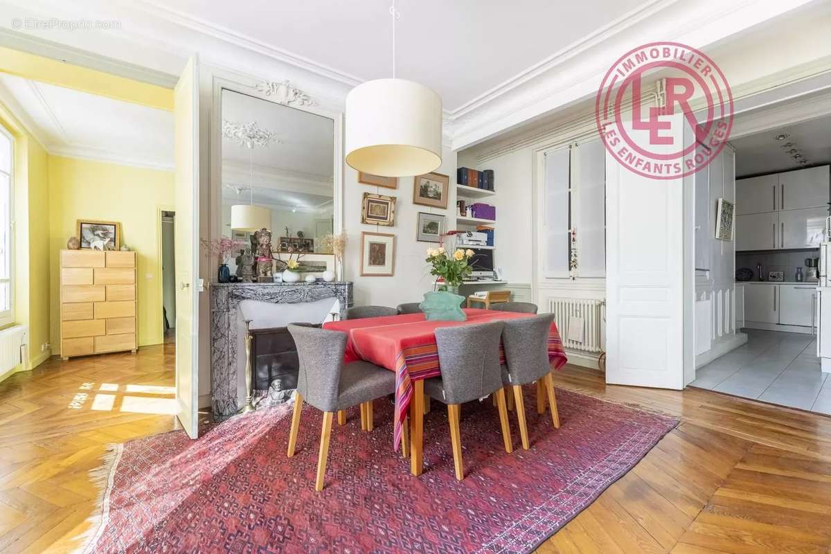 Appartement à PARIS-10E