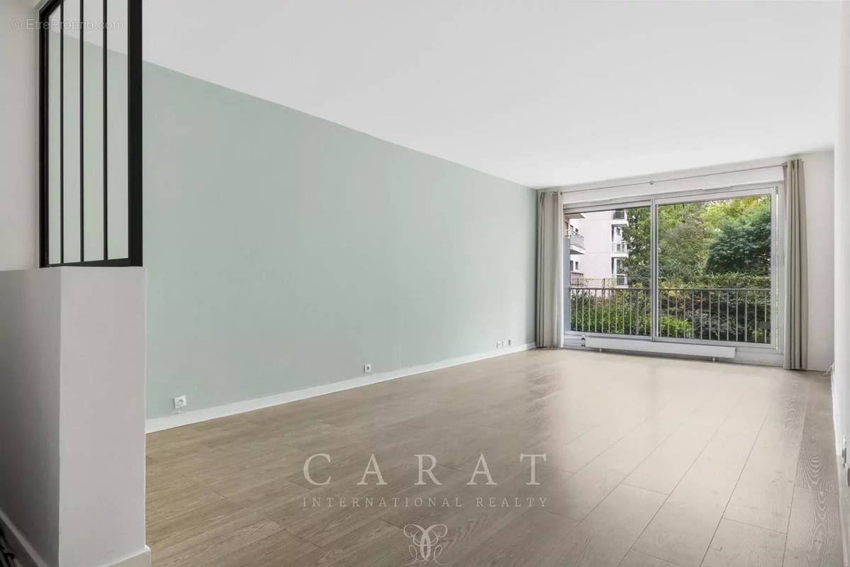 Appartement à NEUILLY-SUR-SEINE