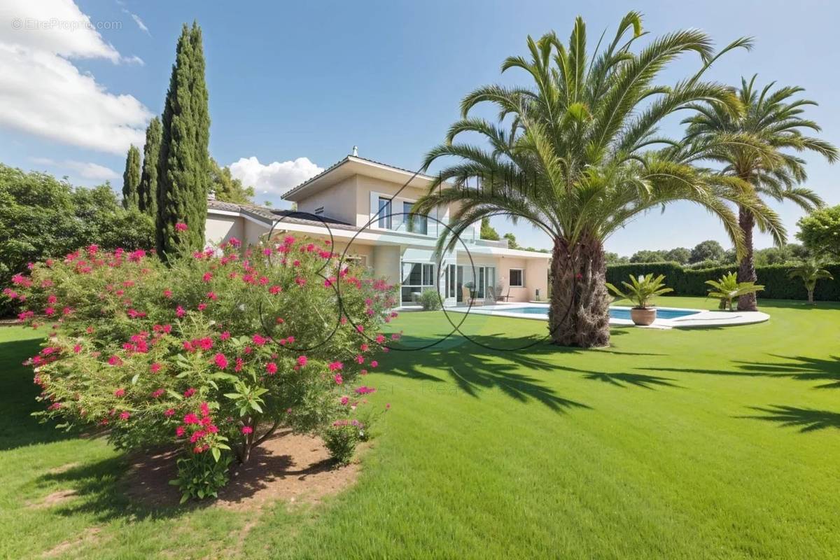 Maison à VALBONNE