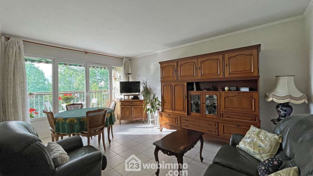 Appartement à CHENNEVIERES-SUR-MARNE