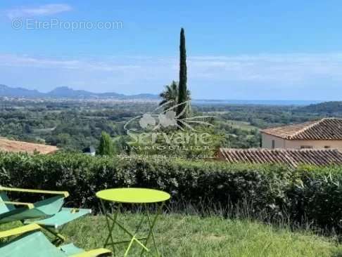 Maison à ROQUEBRUNE-SUR-ARGENS