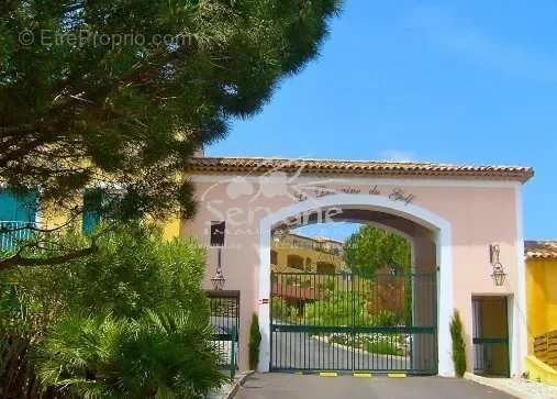 Maison à ROQUEBRUNE-SUR-ARGENS