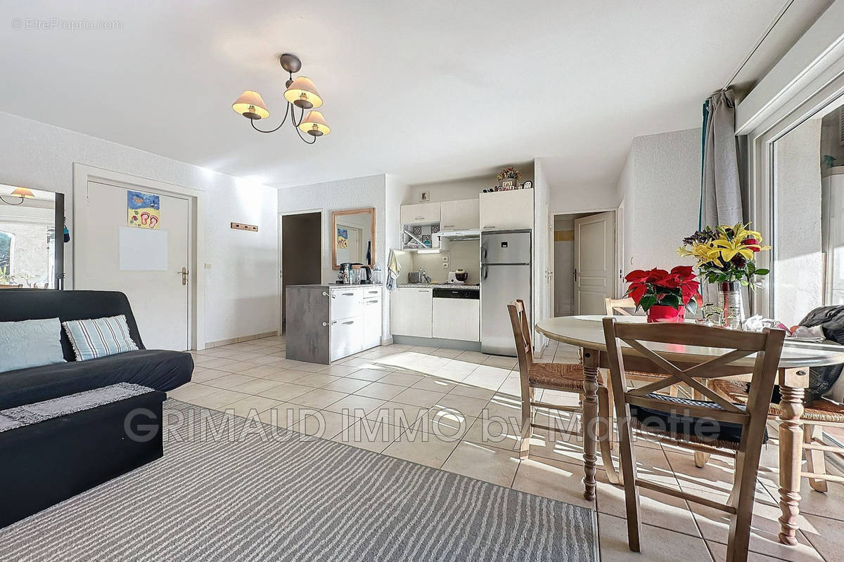 Appartement à GRIMAUD