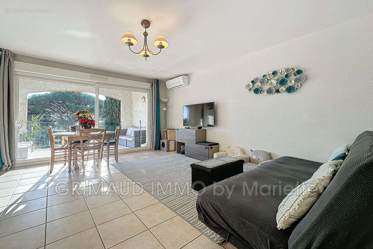 Appartement à GRIMAUD