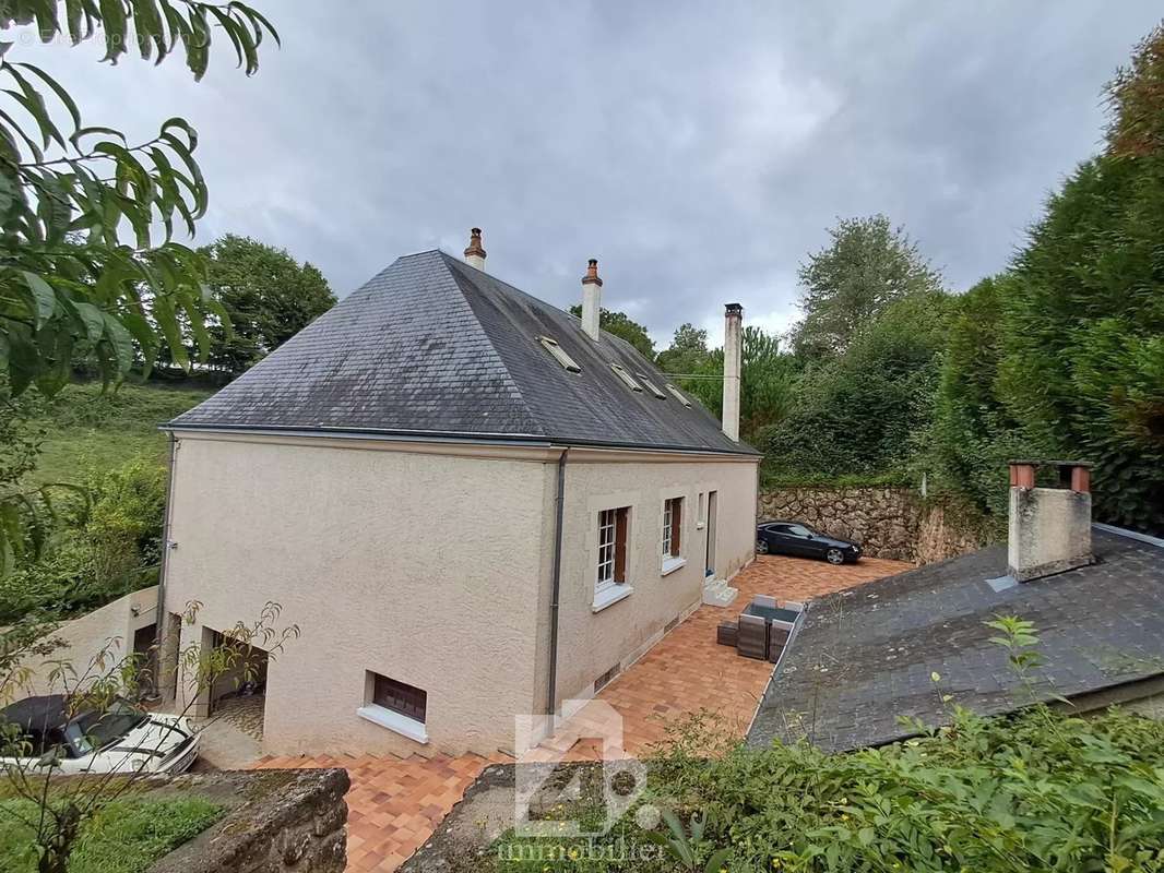 Maison à LA CHARTRE-SUR-LE-LOIR