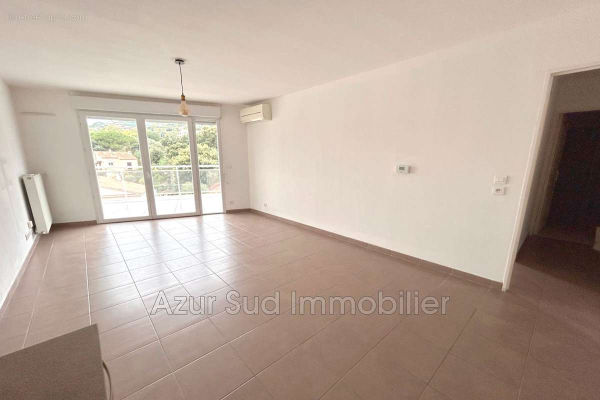 Appartement à MANDELIEU-LA-NAPOULE