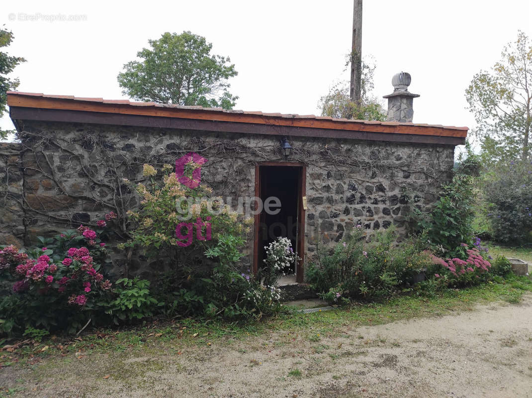 Maison à ROCHE-EN-REGNIER