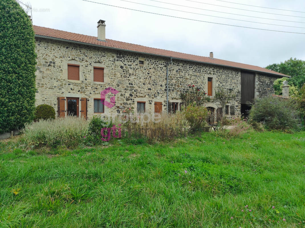 Maison à ROCHE-EN-REGNIER