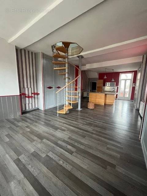 Appartement à BRIENON-SUR-ARMANCON