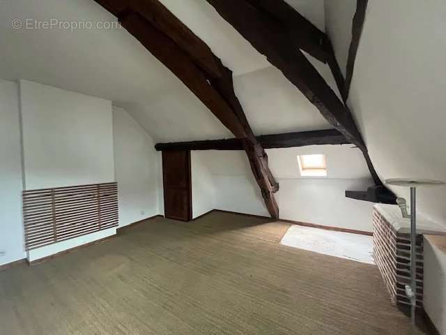 Appartement à BRIENON-SUR-ARMANCON