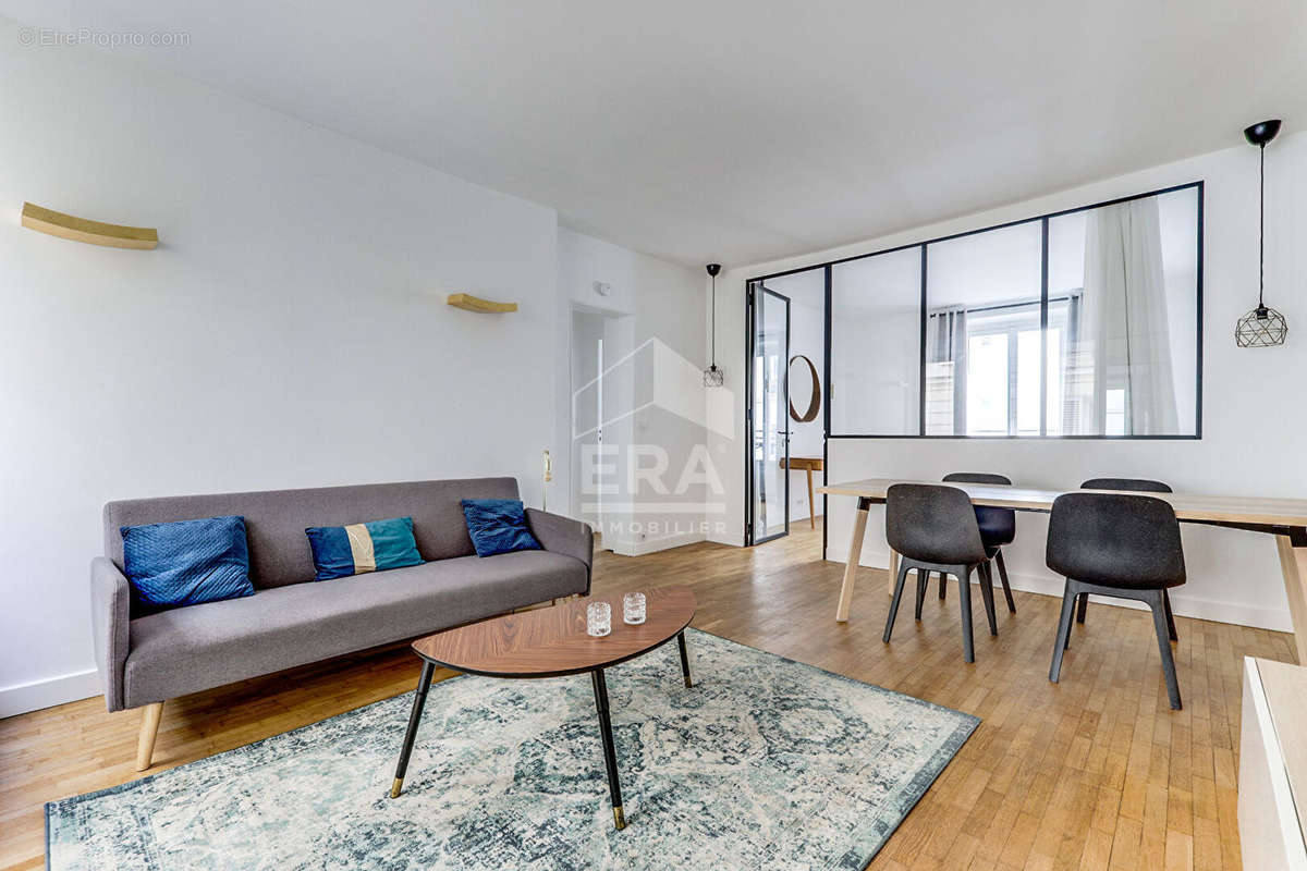 Appartement à PARIS-17E