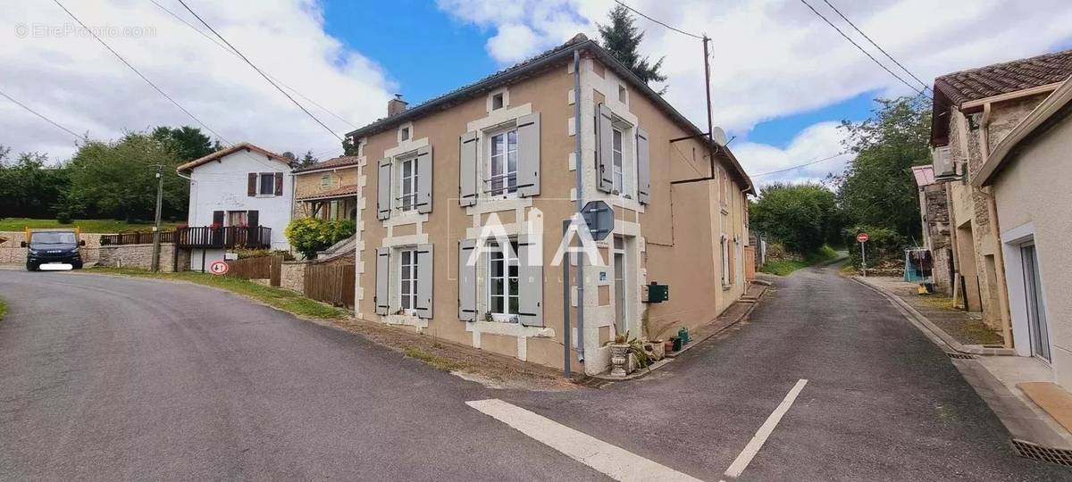 Maison à BEAULIEU-SUR-SONNETTE