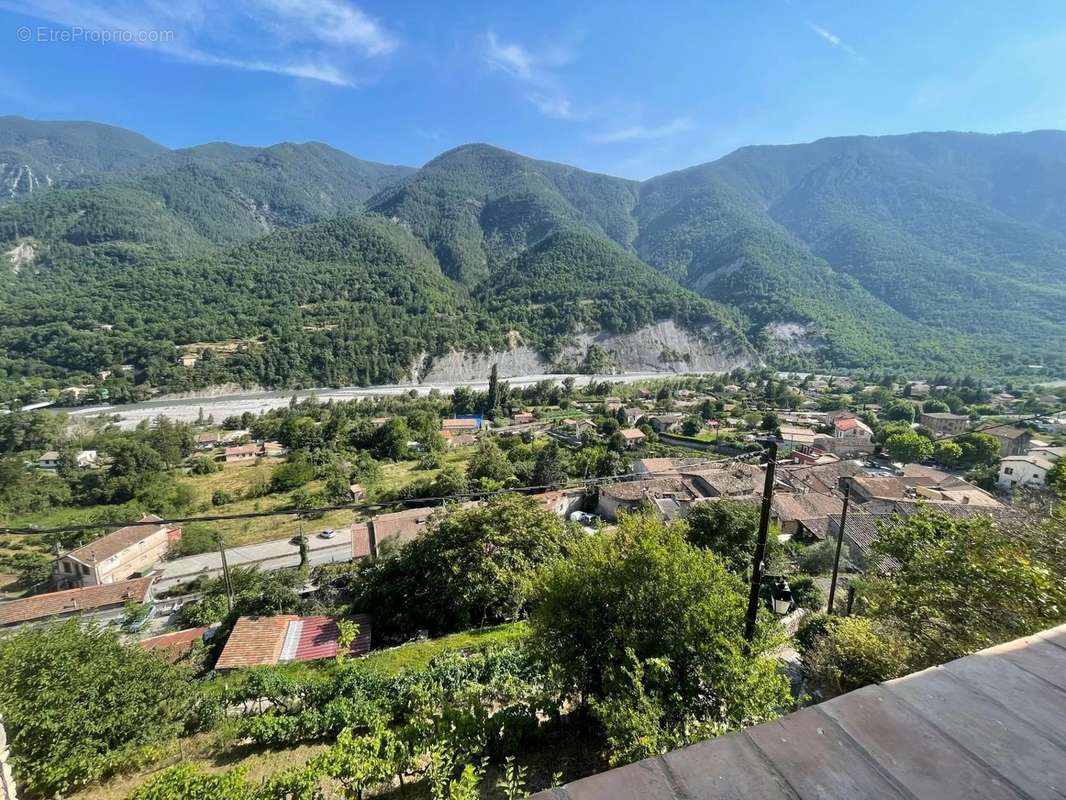 Appartement à TOUET-SUR-VAR