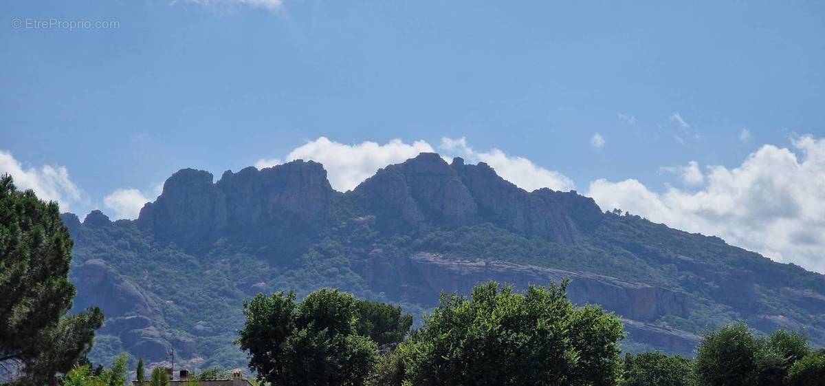 Autre à ROQUEBRUNE-SUR-ARGENS