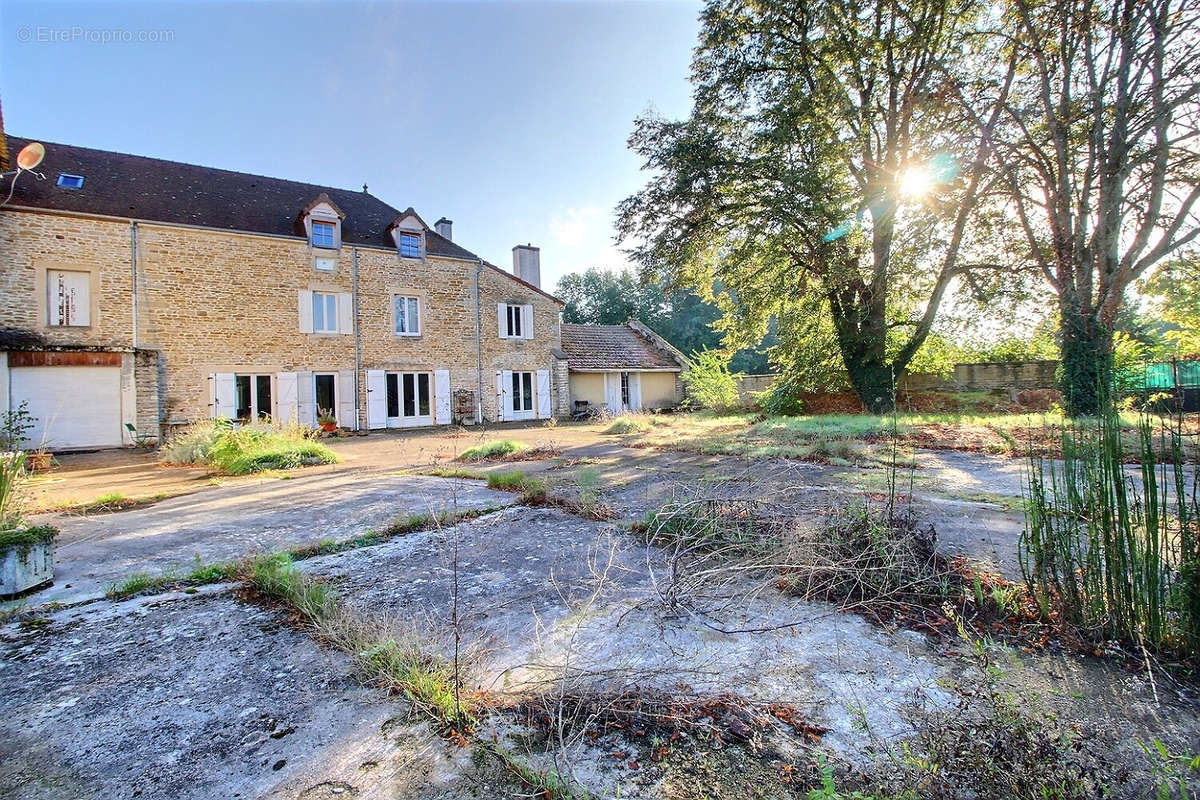 Maison à GENOUILLY