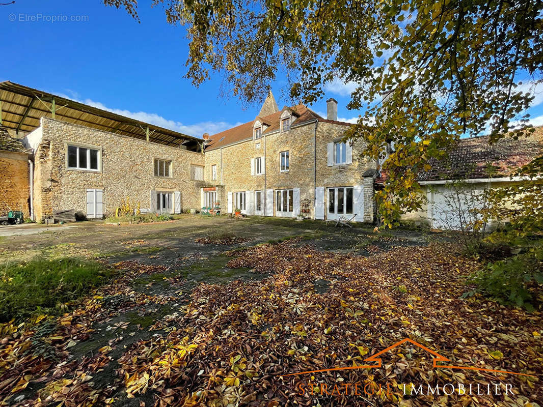 Maison à GENOUILLY