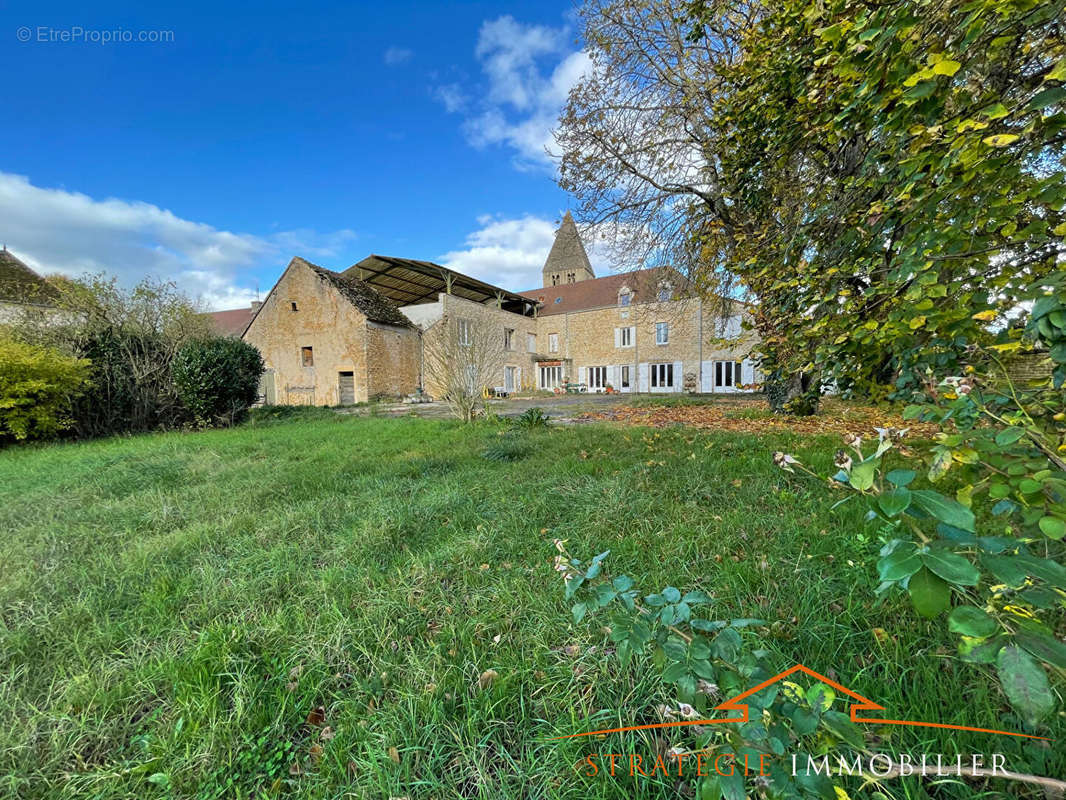 Maison à GENOUILLY