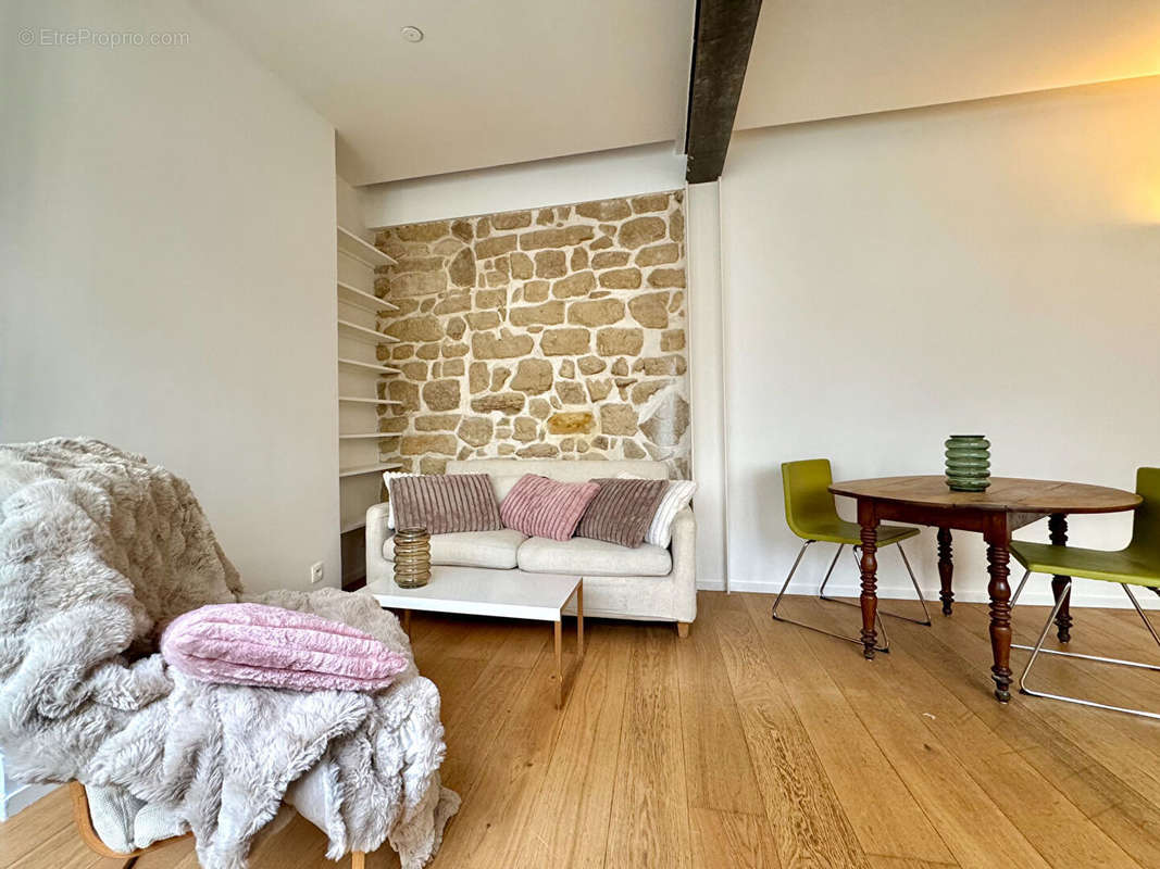 Appartement à PARIS-10E