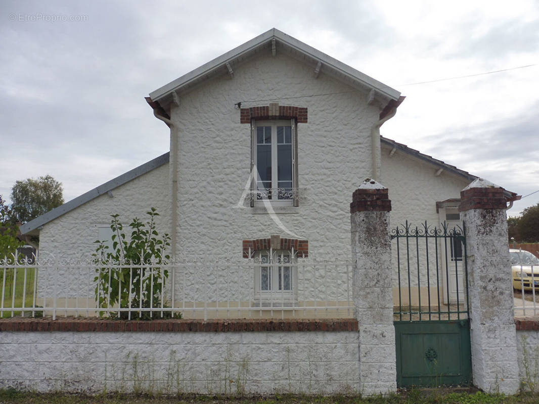 Maison à LAMOTTE-BEUVRON