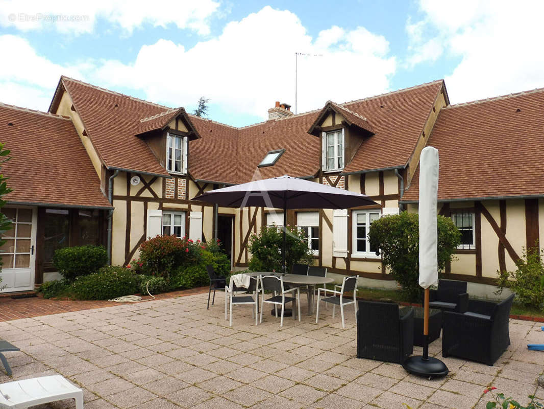 Maison à CHAUMONT-SUR-THARONNE