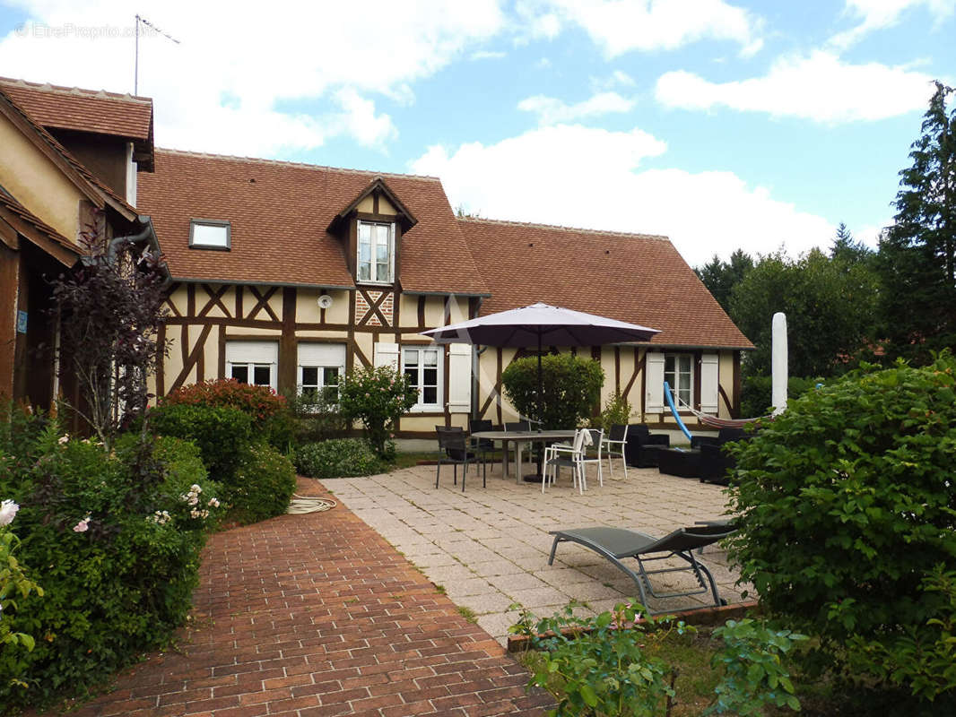 Maison à CHAUMONT-SUR-THARONNE