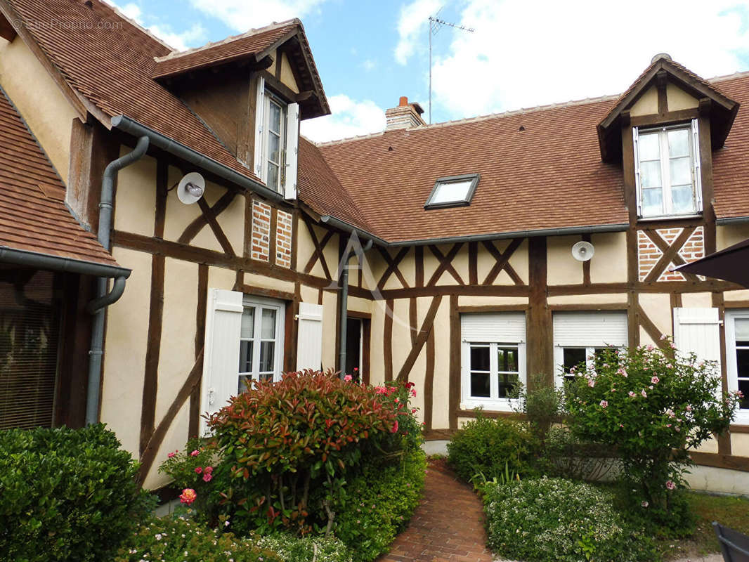 Maison à CHAUMONT-SUR-THARONNE