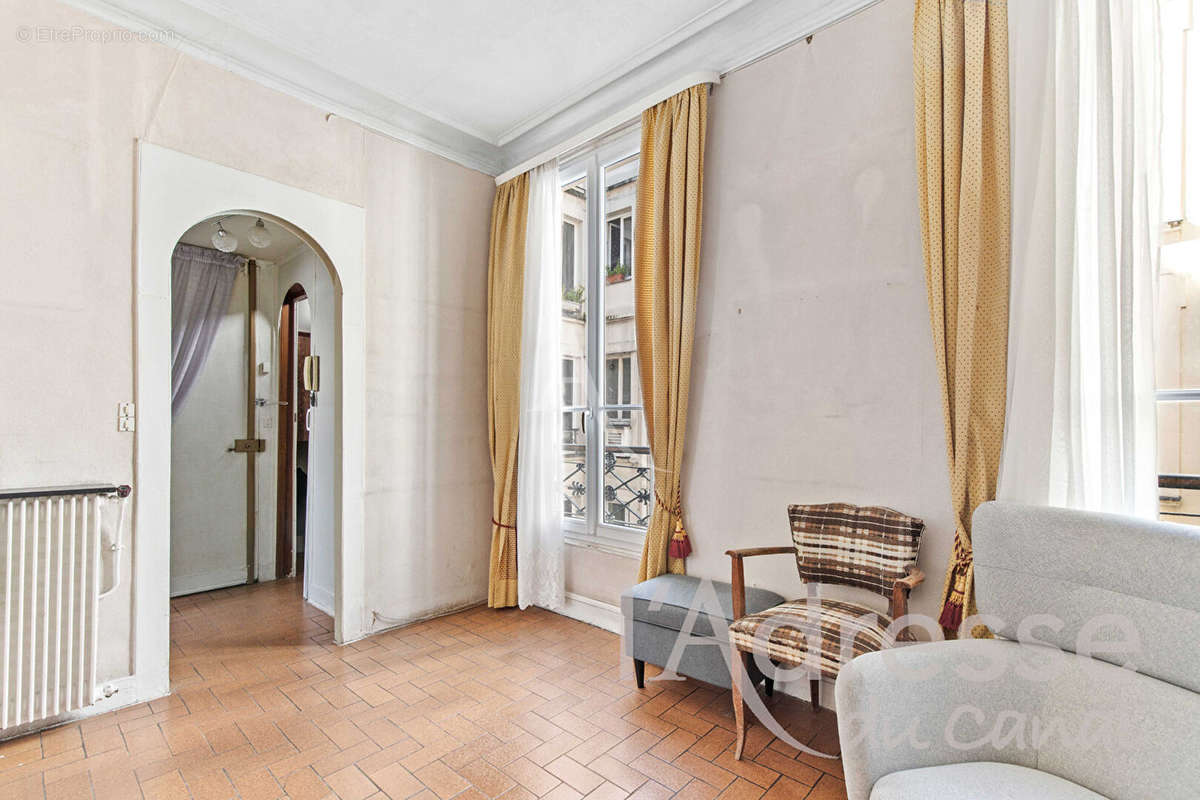 Appartement à PARIS-10E