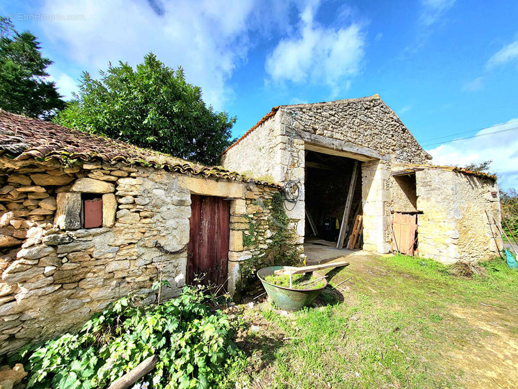 Maison à CHAVAGNES