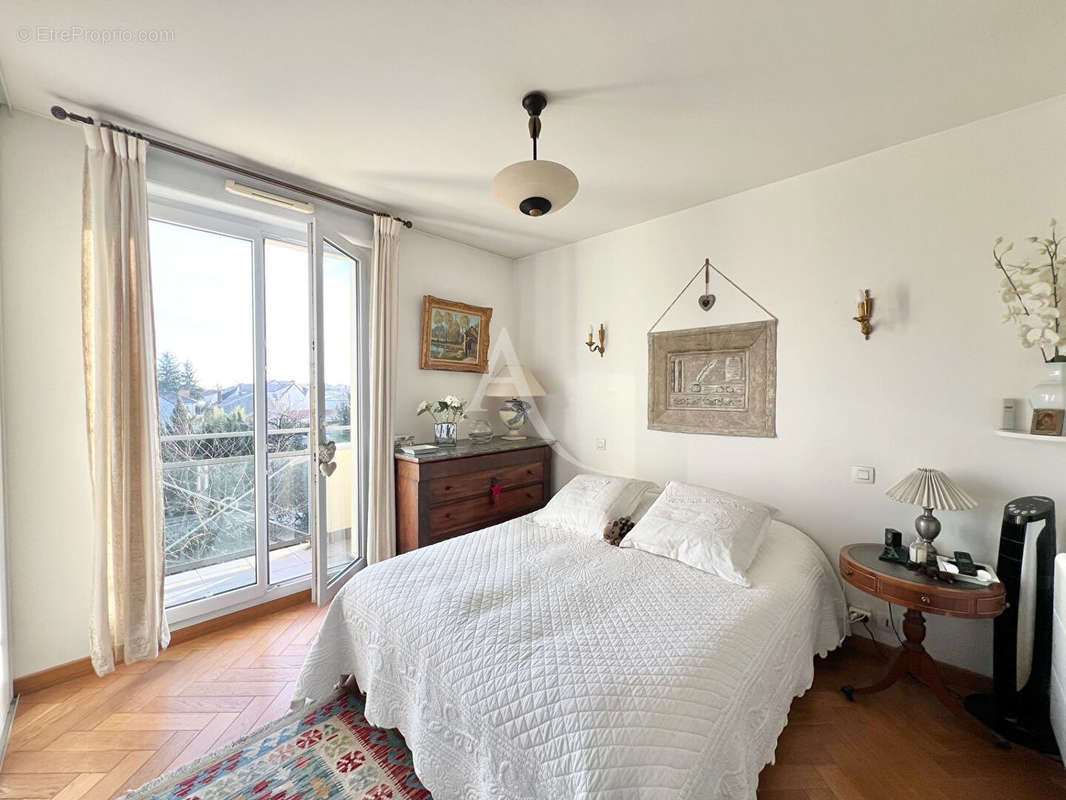 Appartement à LE PERREUX-SUR-MARNE