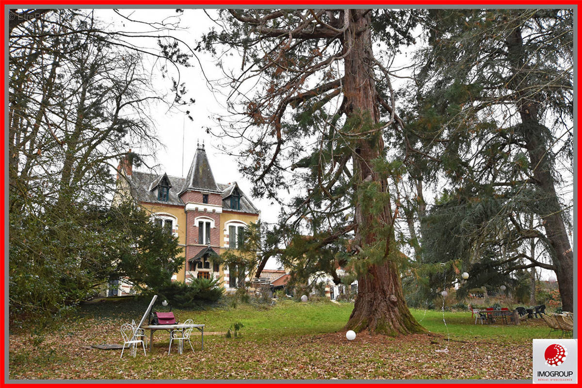 Maison à SAINT-REMY-EN-ROLLAT