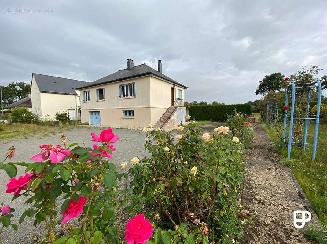 Maison à MONTFORT-SUR-MEU