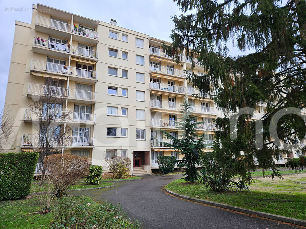 Appartement à OULLINS