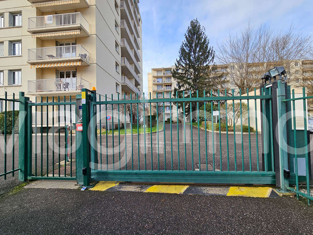 Appartement à OULLINS