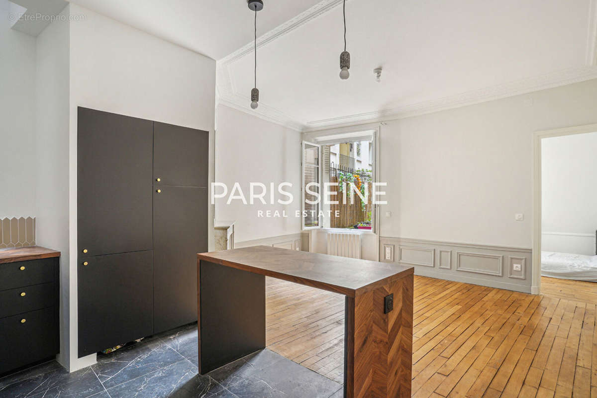 Appartement à PARIS-7E