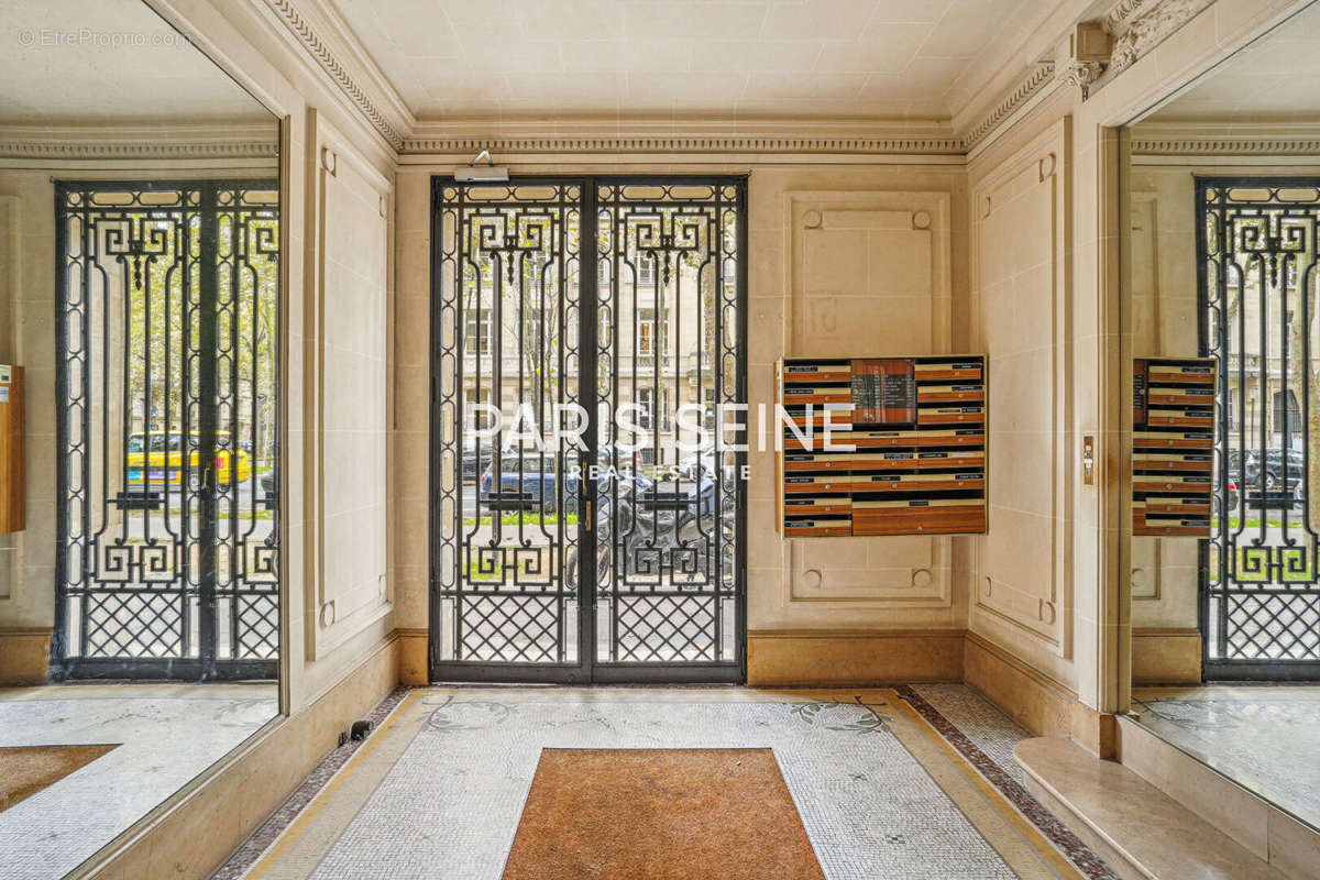 Appartement à PARIS-7E