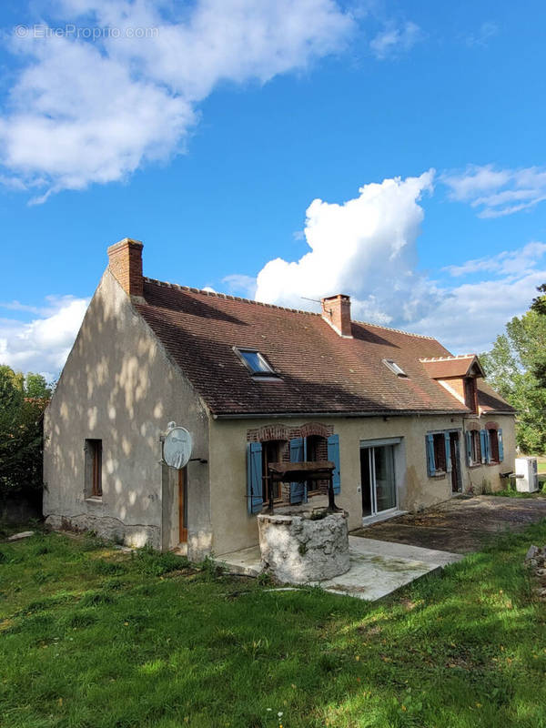 Maison à FLEURIEL