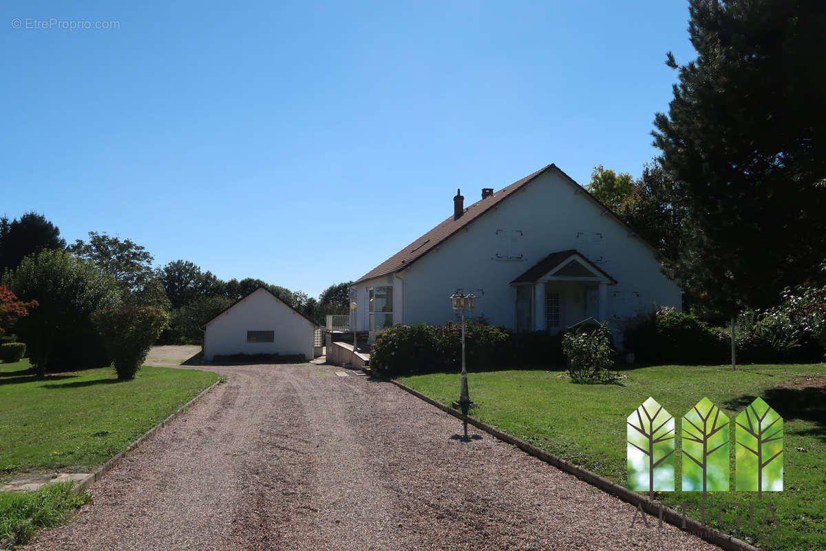 Maison à LOURDOUEIX-SAINT-PIERRE