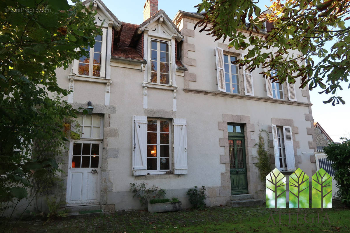 Maison à GOUZON