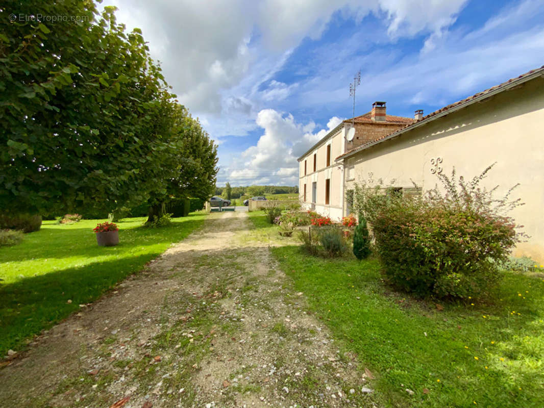 Maison à JONZAC